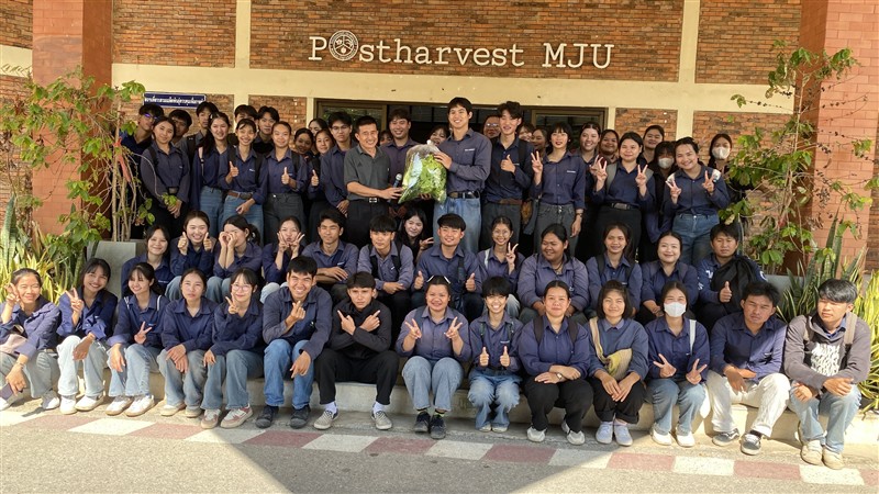 ยินดีต้อนรับนักศึกษา และอาจารย์จากสาขาวิชาพืชสวน(พืชผัก) คณะผลิตกรรมการเกษตร ม แม่โจ้ ศึกษาดูงานโ...