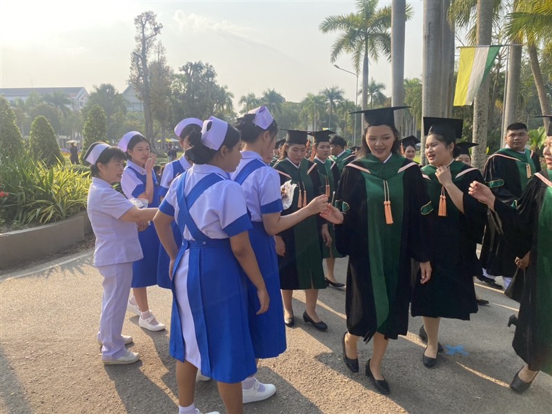 พยาบาลแม่โจ้ พร้อมดูแลด้วยหัวใจ ในวันสำคัญของพี่ๆ บัณฑิต 