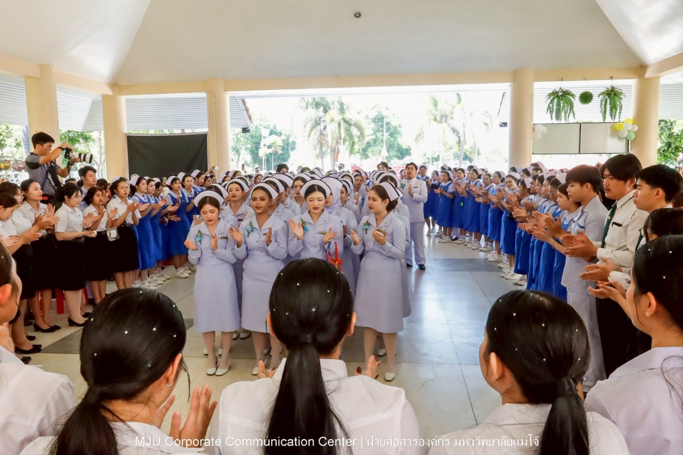 พยาบาลแม่โจ้ รุ่น 1 ประดับแถบหมวก-รับเข็มวิทยฐานะ พร้อมก้าวสู่พยาบาลวิชาชีพอย่างเป็นทางการ