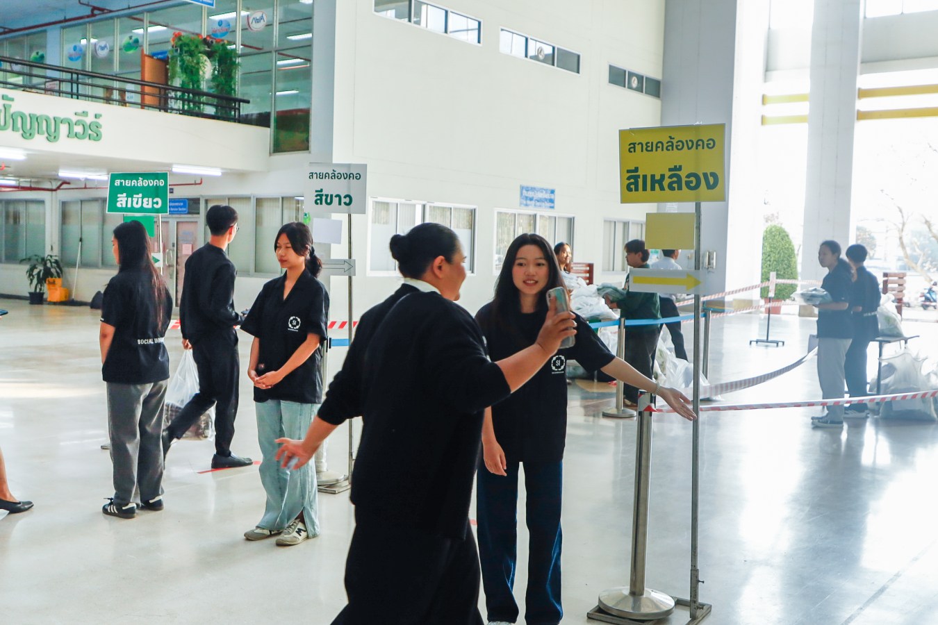 Congratulations    บรรยากาศ      บัณฑิตแม่โจ้ รายงานตัวเตรียมเข้าพิธีพระราชทานปริญญาบัตร ครั้งที่ 48