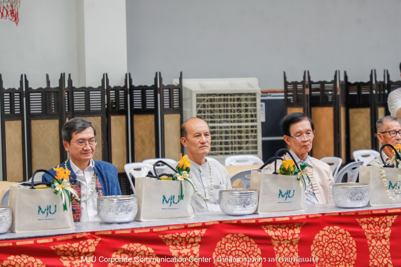 ชาวแม่โจ้ ร่วมพิธีดำหัวผู้อาวุโสและอธิการบดี ประจำปี 2569  สืบสานป๋าเวณี ปี๋ใหม่เมือง