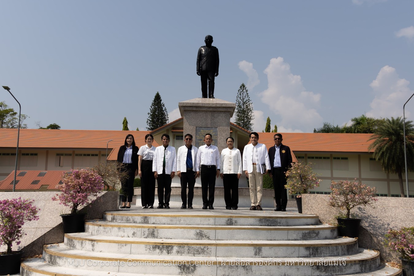 รองปลัดกระทรวงมหาดไทย สักการะสิ่งศักดิ์ ม.แม่โจ้