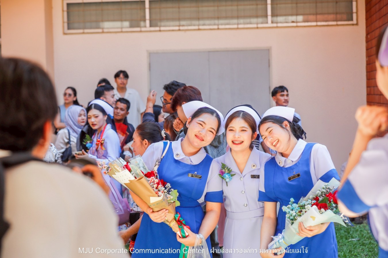 พยาบาลแม่โจ้ รุ่น 1 ประดับแถบหมวก-รับเข็มวิทยฐานะ พร้อมก้าวสู่พยาบาลวิชาชีพอย่างเป็นทางการ