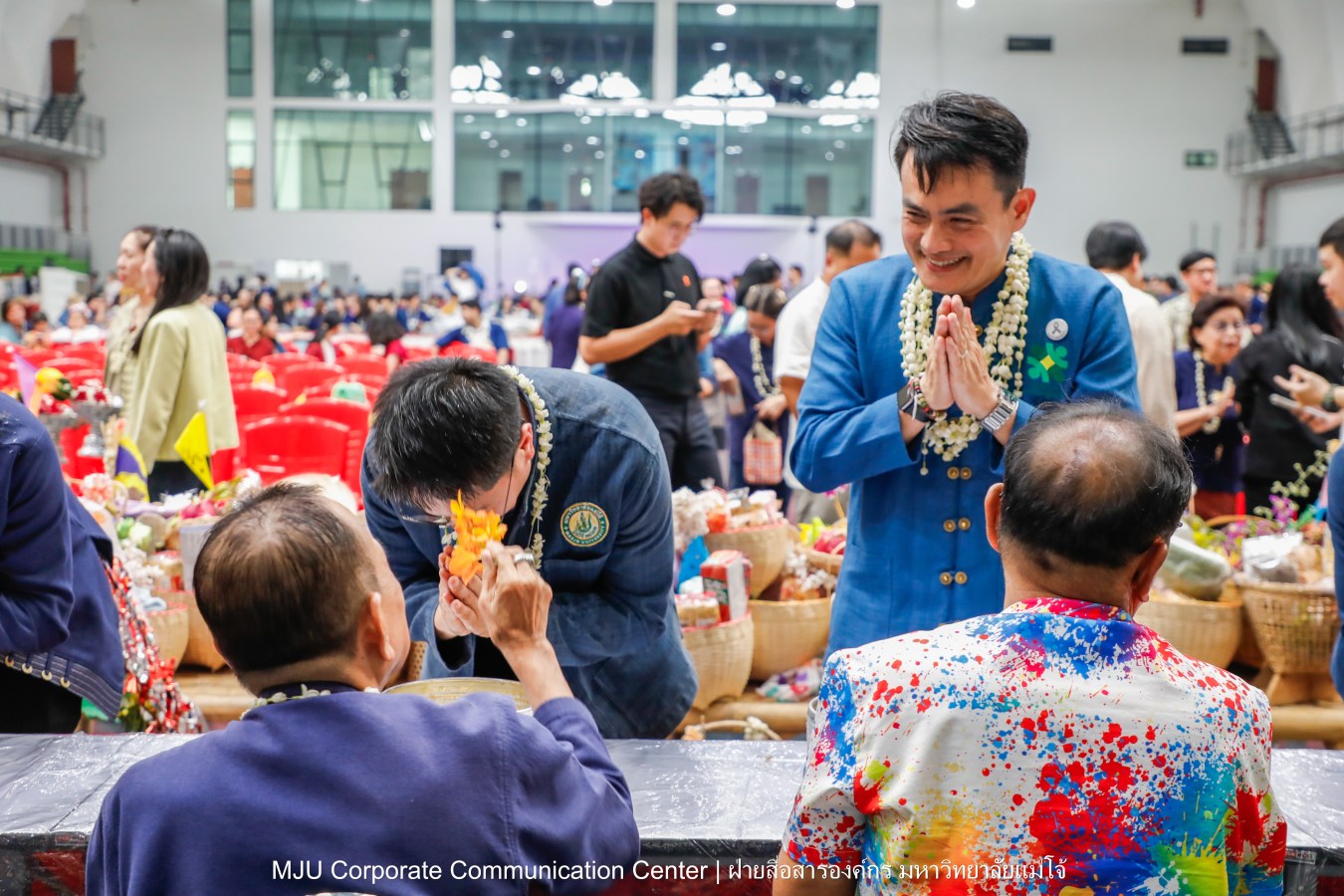 ชาวแม่โจ้ ร่วมพิธีดำหัวผู้อาวุโสและอธิการบดี ประจำปี 2569  สืบสานป๋าเวณี ปี๋ใหม่เมือง