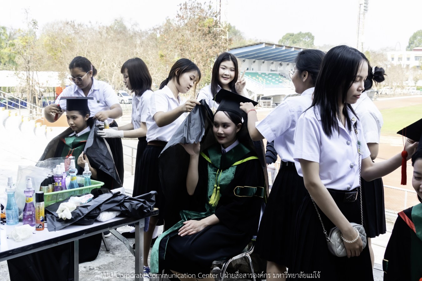 บรรยากาศ พิธีพระราชทานปริญญาบัตร มหาวิทยาลัยแม่โจ้ ประจำปีการศึกษา2567-2568 ครั้งที่ 48  ในวันที่ 19 กุมภาพันธ์ พ.ศ.2569 ณ ศูนย์กีฬาเฉลิมพระเกียรติ มหาวิทยาลัยแม่โจ้