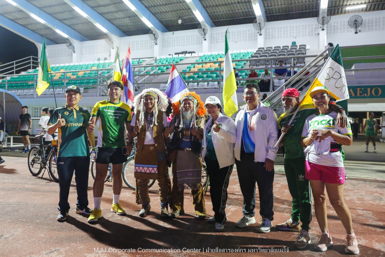 10 กิโลแห่งรอยยิ้ม ประเพณี เดินวิ่ง แม่โจ้ – สันทราย  ชาวสันทราย รุ่นพี่ ศิษย์เก่า  ร่วมต้อนรับอินทนิลช่อที่ 91 กว่า 6,200 คน อย่างอบอุ่น