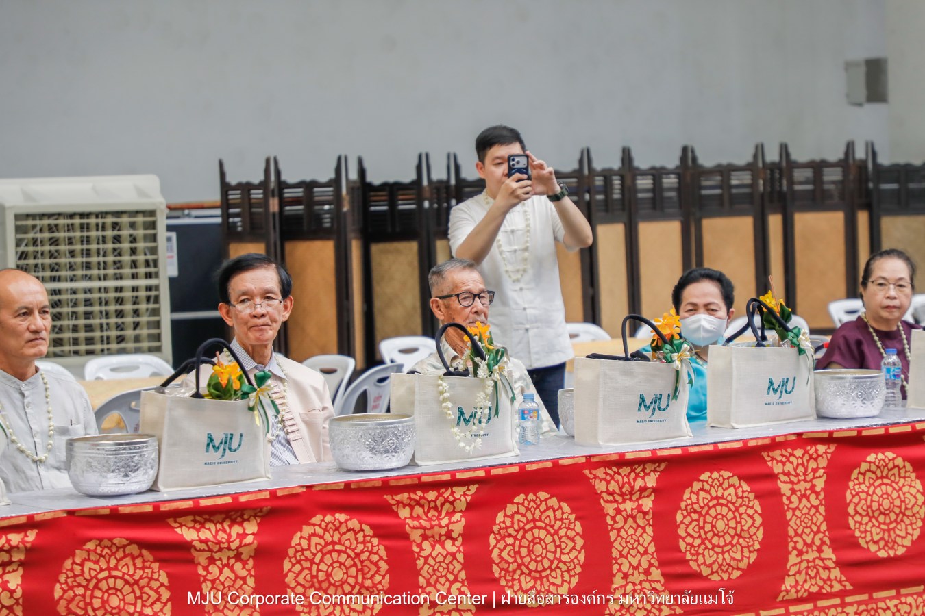 ชาวแม่โจ้ ร่วมพิธีดำหัวผู้อาวุโสและอธิการบดี ประจำปี 2569  สืบสานป๋าเวณี ปี๋ใหม่เมือง
