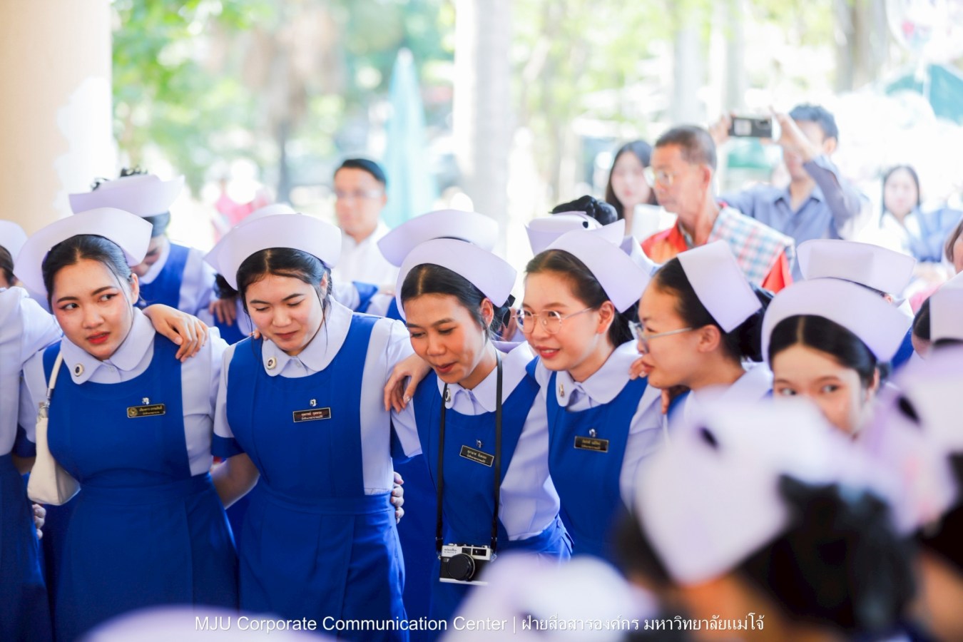 พยาบาลแม่โจ้ รุ่น 1 ประดับแถบหมวก-รับเข็มวิทยฐานะ พร้อมก้าวสู่พยาบาลวิชาชีพอย่างเป็นทางการ