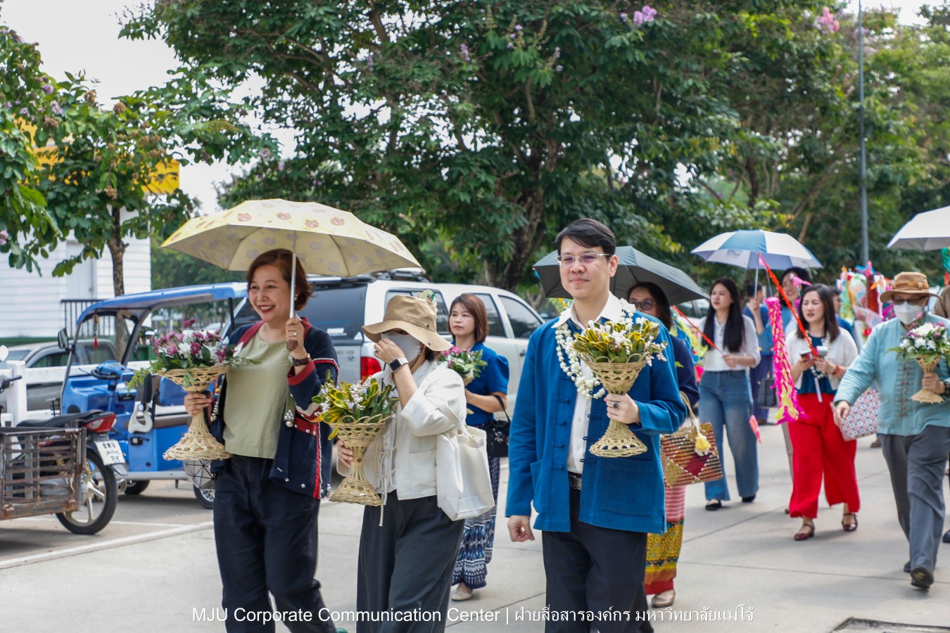 ชาวแม่โจ้ ร่วมพิธีดำหัวผู้อาวุโสและอธิการบดี ประจำปี 2569  สืบสานป๋าเวณี ปี๋ใหม่เมือง
