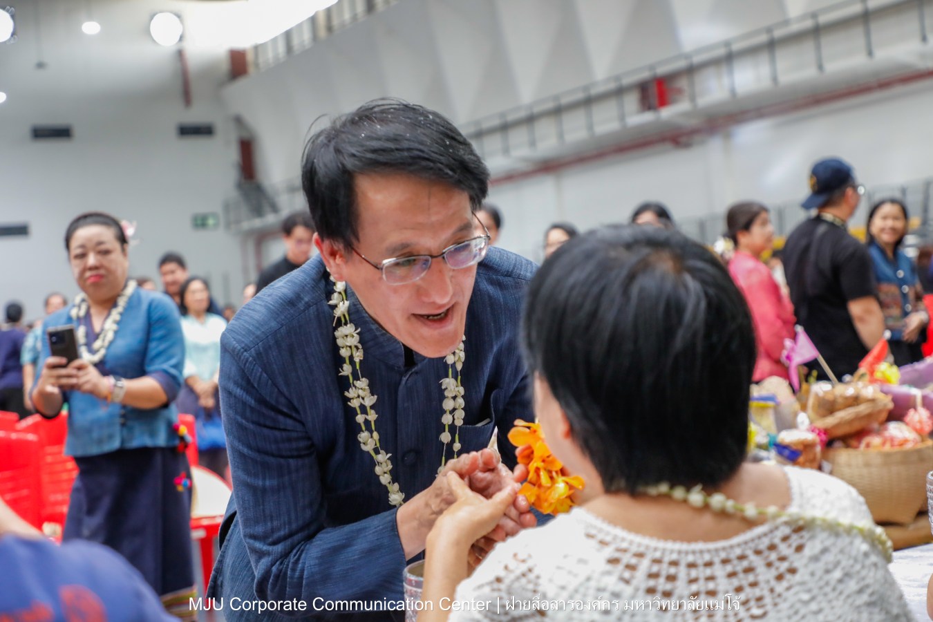 ชาวแม่โจ้ ร่วมพิธีดำหัวผู้อาวุโสและอธิการบดี ประจำปี 2569  สืบสานป๋าเวณี ปี๋ใหม่เมือง