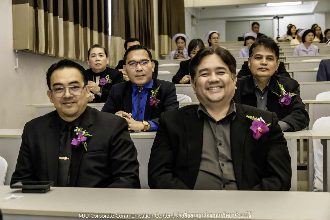 พยาบาลแม่โจ้ รุ่นที่ 3  รับหมวก เข็มเลื่อนชั้นปี และตะเกียงไนติงเกล เตรียมพร้อมออกฝึกปฏิบัติการจริงในสถานพยาบาล