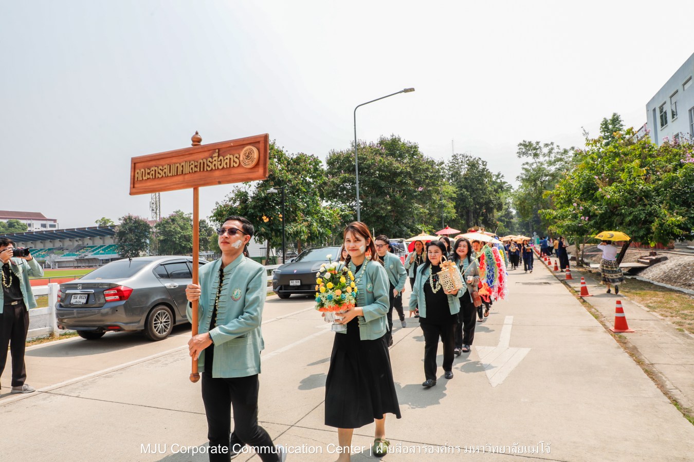 ชาวแม่โจ้ ร่วมพิธีดำหัวผู้อาวุโสและอธิการบดี ประจำปี 2569  สืบสานป๋าเวณี ปี๋ใหม่เมือง