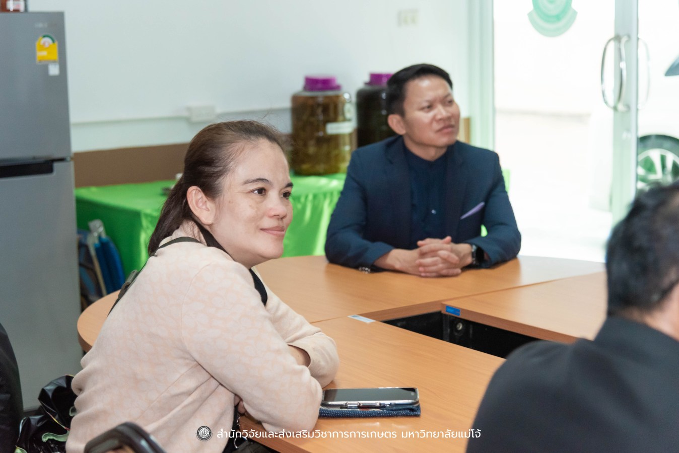 มหาวิทยาลัยแม่โจ้ ต้อนรับคณะผู้บริหารของสำนักงานเลขาธิการวุฒิสภา ในโครงการติดตามผลการนำผลงานวิจัยไปใช้ประโยชน์ในกระบวนการนิติบัญญัติ