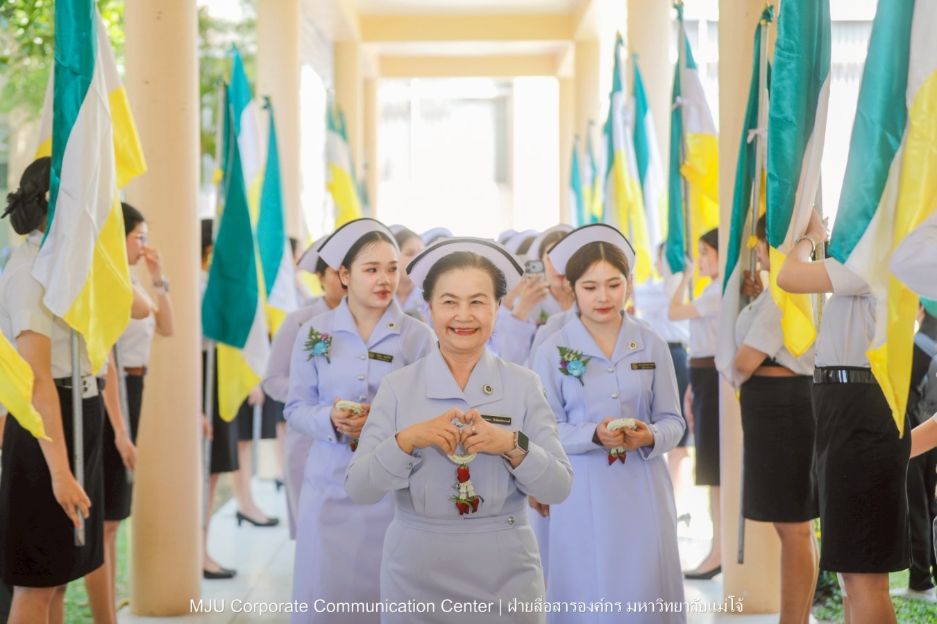 พยาบาลแม่โจ้ รุ่น 1 ประดับแถบหมวก-รับเข็มวิทยฐานะ พร้อมก้าวสู่พยาบาลวิชาชีพอย่างเป็นทางการ