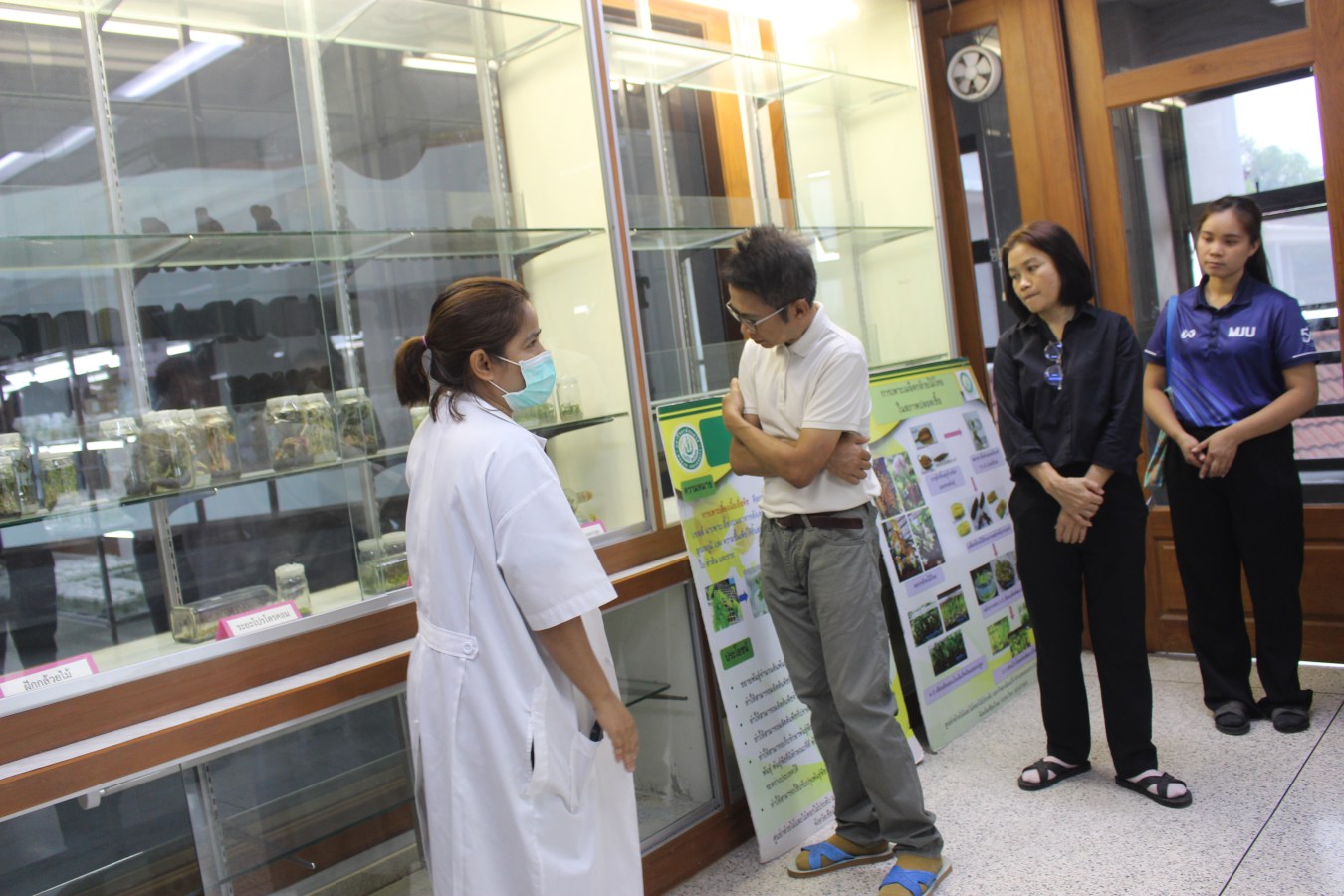 โครงการคืนชีวิตกล้วยไม้ไทยสู่ไพรพฤกษ์ฯ ม.แม่โจ้ ร่วมสนับสนุนโครงการรักษ์ป่าน่านตามพระราชดำริ  เตรียมทำหนังสือเฉลิมพระเกียรติสมเด็จพระนางเจ้าสิริกิติ์ พระบรมราชินีนาถ พระบรมราชชนนีพันปีหลวง