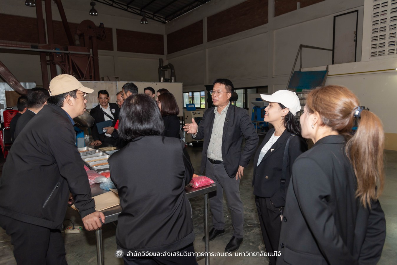 มหาวิทยาลัยแม่โจ้ ต้อนรับคณะผู้บริหารของสำนักงานเลขาธิการวุฒิสภา ในโครงการติดตามผลการนำผลงานวิจัยไปใช้ประโยชน์ในกระบวนการนิติบัญญัติ