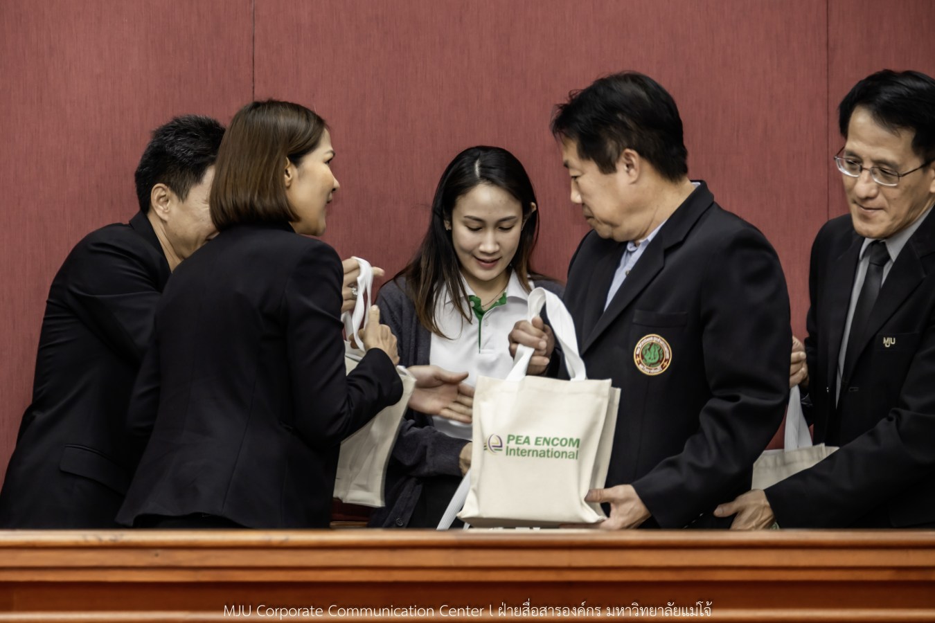 ม.แม่โจ้ ร่วมกับ กฟผ.สันทราย และ PEA ENCOM International ศึกษาการจัดการไฟฟ้าระบบผลิตโซล่าเซลล์