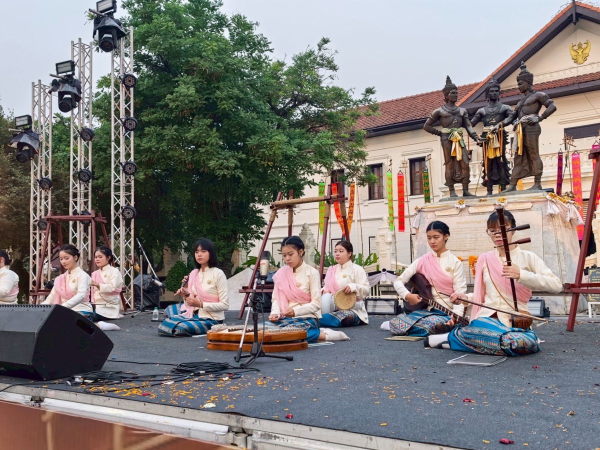 มหาวิทยาลัยแม่โจ้ ร่วมพิธีทำบุญตักบาตร ในงานสมโภช 730 ปี สถาปนาเมืองเชียงใหม่