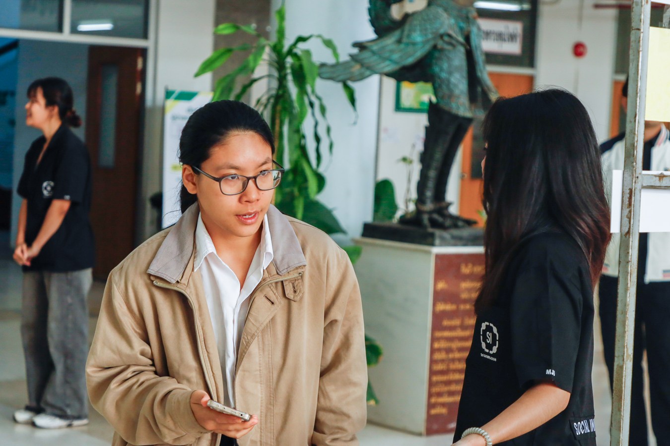 Congratulations    บรรยากาศ      บัณฑิตแม่โจ้ รายงานตัวเตรียมเข้าพิธีพระราชทานปริญญาบัตร ครั้งที่ 48