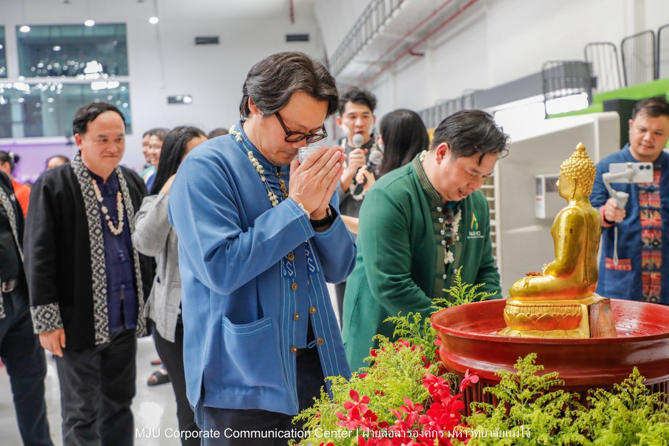 ชาวแม่โจ้ ร่วมพิธีดำหัวผู้อาวุโสและอธิการบดี ประจำปี 2569  สืบสานป๋าเวณี ปี๋ใหม่เมือง
