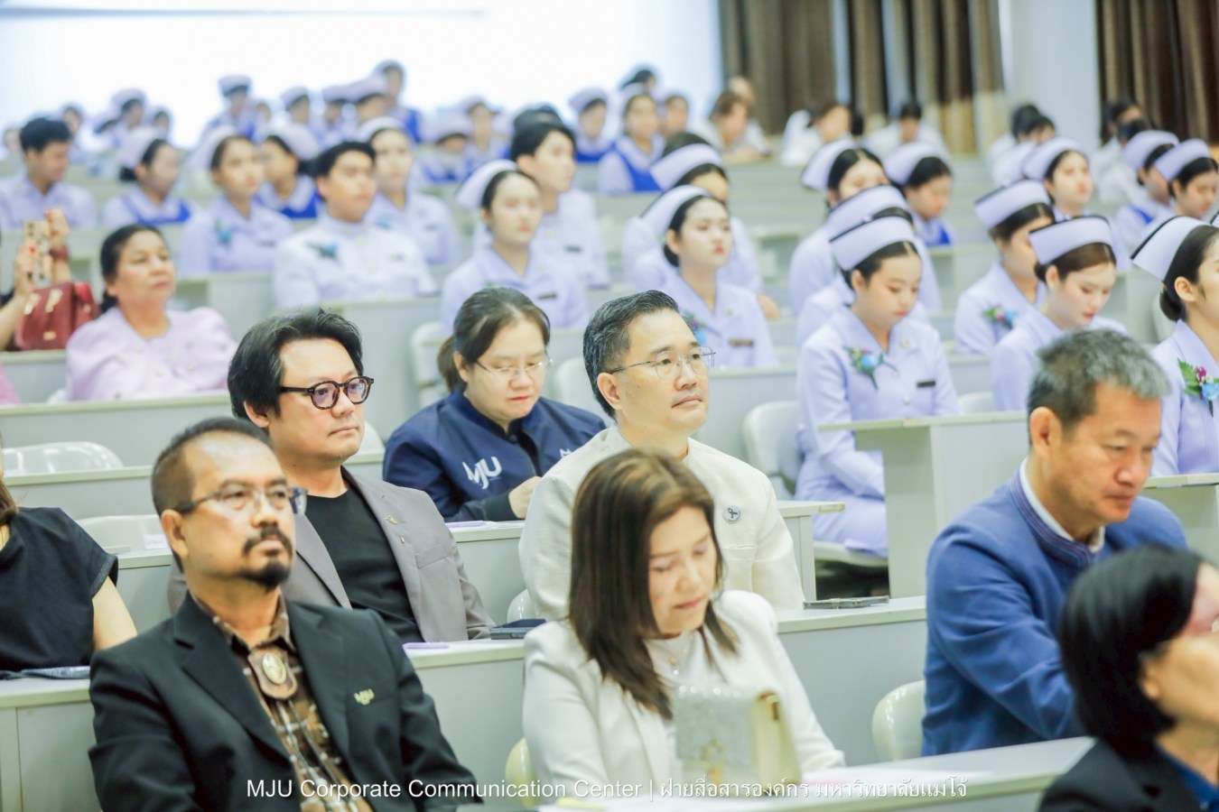 พยาบาลแม่โจ้ รุ่น 1 ประดับแถบหมวก-รับเข็มวิทยฐานะ พร้อมก้าวสู่พยาบาลวิชาชีพอย่างเป็นทางการ