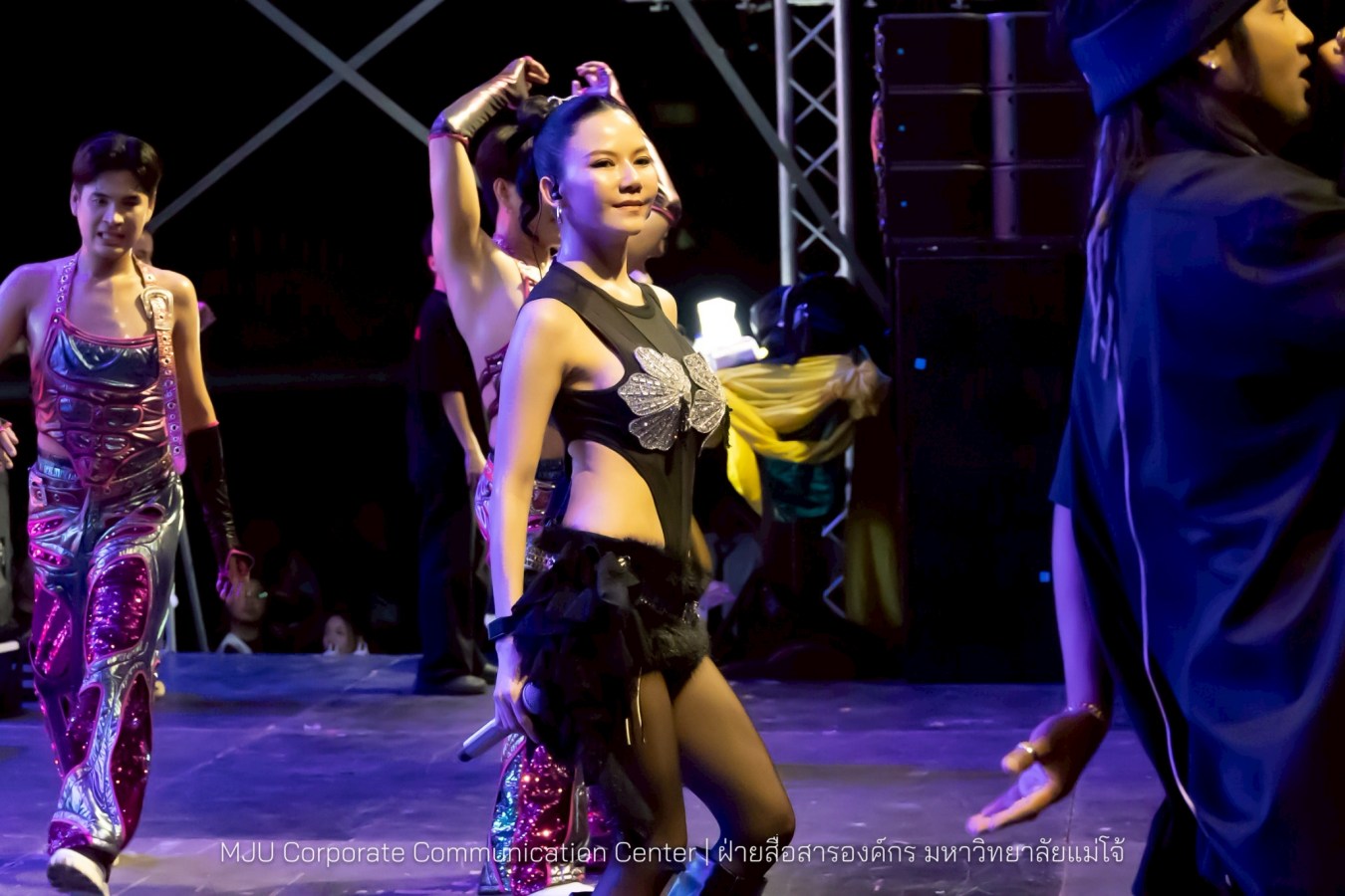 รับขวัญน้องใหม่อินทนิลช่อที่ 91 
