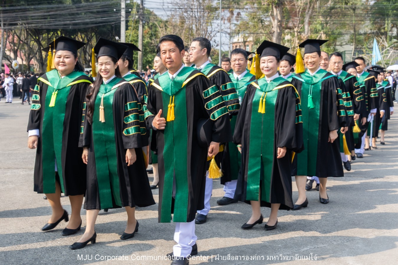 บรรยากาศ พิธีพระราชทานปริญญาบัตร มหาวิทยาลัยแม่โจ้ ประจำปีการศึกษา2567-2568 ครั้งที่ 48  ในวันที่ 19 กุมภาพันธ์ พ.ศ.2569 ณ ศูนย์กีฬาเฉลิมพระเกียรติ มหาวิทยาลัยแม่โจ้
