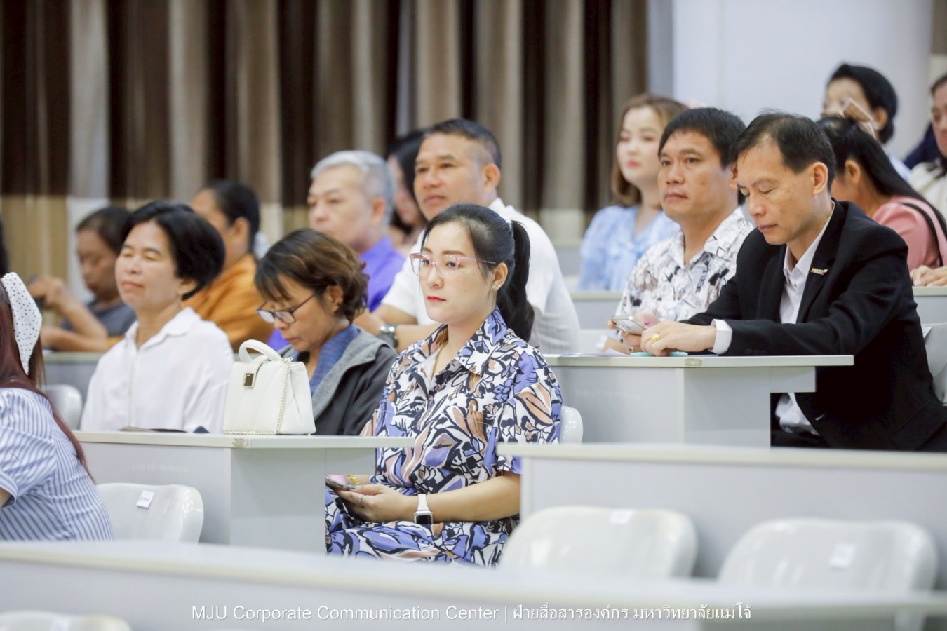 พยาบาลแม่โจ้ รุ่น 1 ประดับแถบหมวก-รับเข็มวิทยฐานะ พร้อมก้าวสู่พยาบาลวิชาชีพอย่างเป็นทางการ