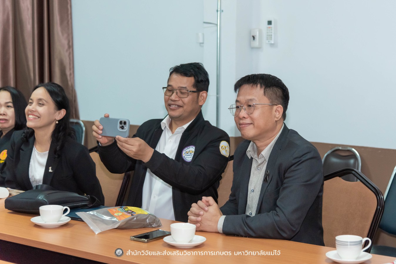 มหาวิทยาลัยแม่โจ้ ต้อนรับคณะผู้บริหารของสำนักงานเลขาธิการวุฒิสภา ในโครงการติดตามผลการนำผลงานวิจัยไปใช้ประโยชน์ในกระบวนการนิติบัญญัติ