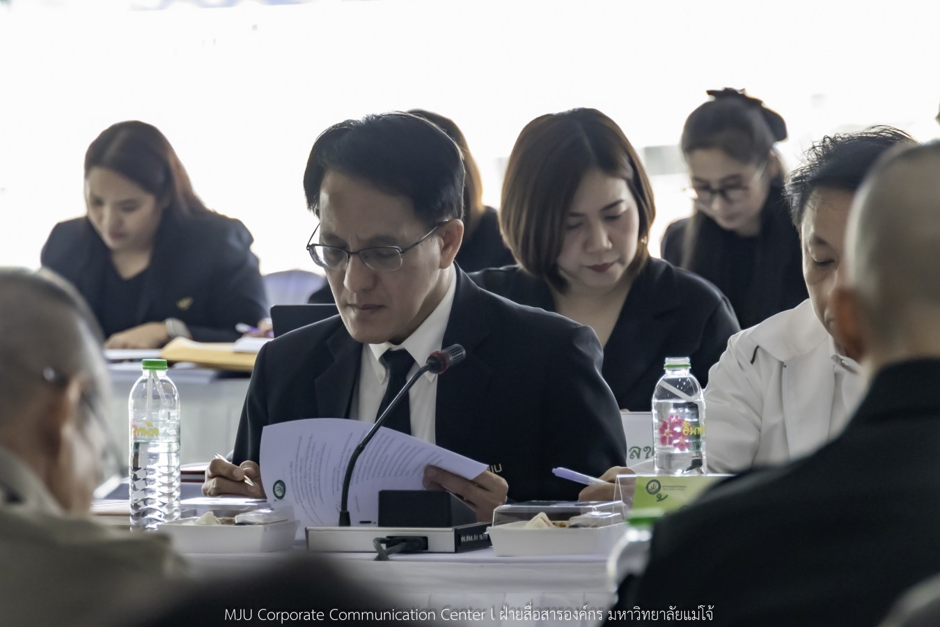 กองพระราชพิธี สำนักงานฝ่ายเสนาธิการในพระองค์ สำนักพระราชวัง จังหวัดเชียงใหม่ และมหาวิทยาลัยแม่โจ้ ประชุมเตรียมความพร้อมการรับเสด็จในพิธีพระราชทานปริญญาบัตรมหาวิทยาลัยแม่โจ้ ประจำปีการศึกษา 2567-2568 (ครั้งที่ 48)