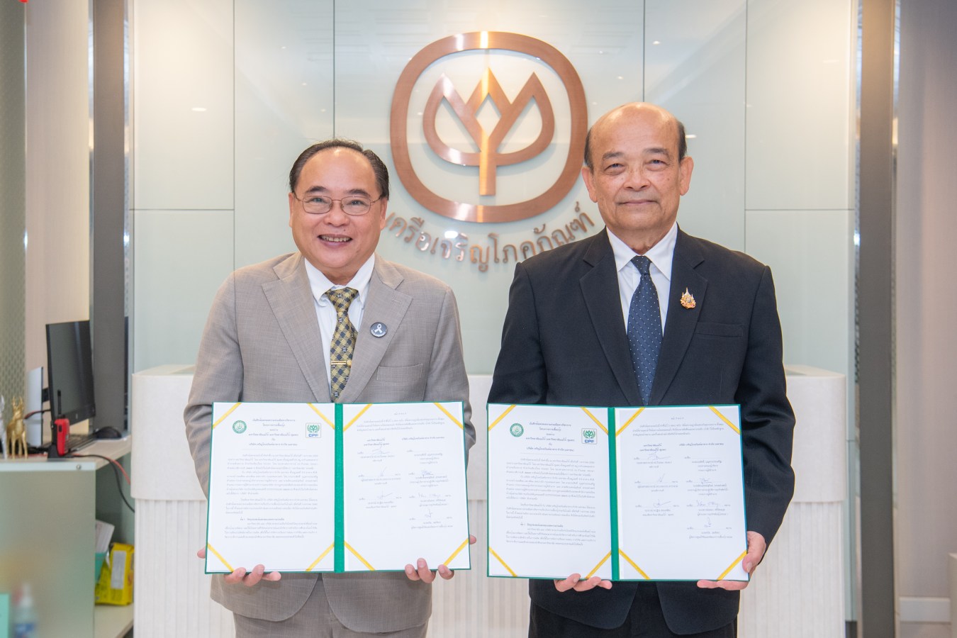 มหาวิทยาลัยแม่โจ้ ลงนามความร่วมมือโครงการเลี้ยงกุ้ง ร่วม บริษัท เจริญโภคภัณฑ์อาหาร จำกัด (มหาชน) ยกระดับงานวิจัยและพัฒนากำลังคนสู่มาตรฐานอุตสาหกรรมอย่างยั่งยืน