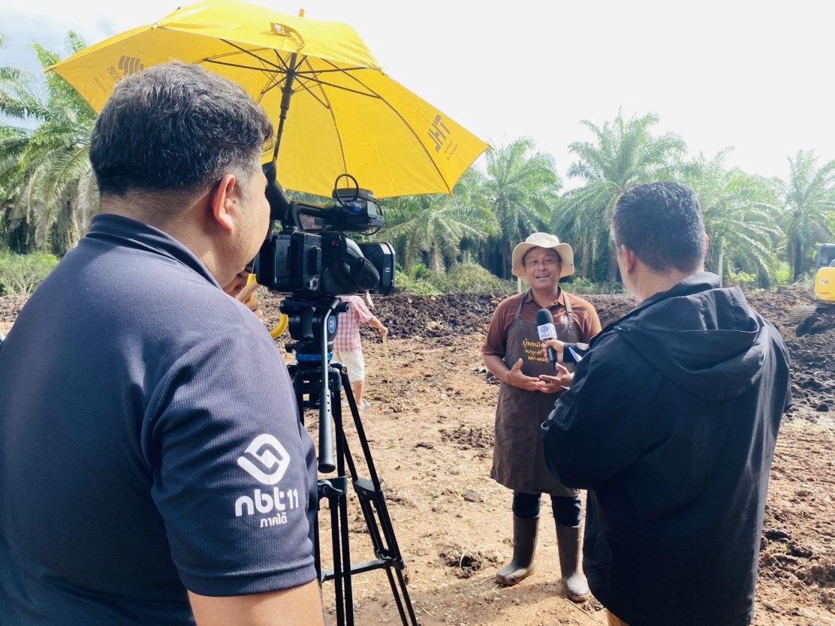 นักวิชาการเกษตร ม.แม่โจ้–ชุมพร ให้สัมภาษณ์รายการข่าว NBT ภาคใต้ และ NBT 2HD ผลิตปุ๋ยอินทรีย์จากเปลือกทุเรียน สู่แนวคิดซีโรเวสต์