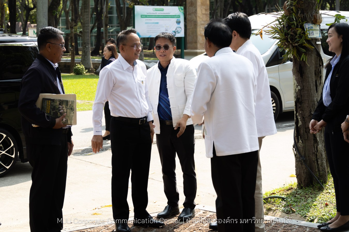 รองปลัดกระทรวงมหาดไทย สักการะสิ่งศักดิ์ ม.แม่โจ้