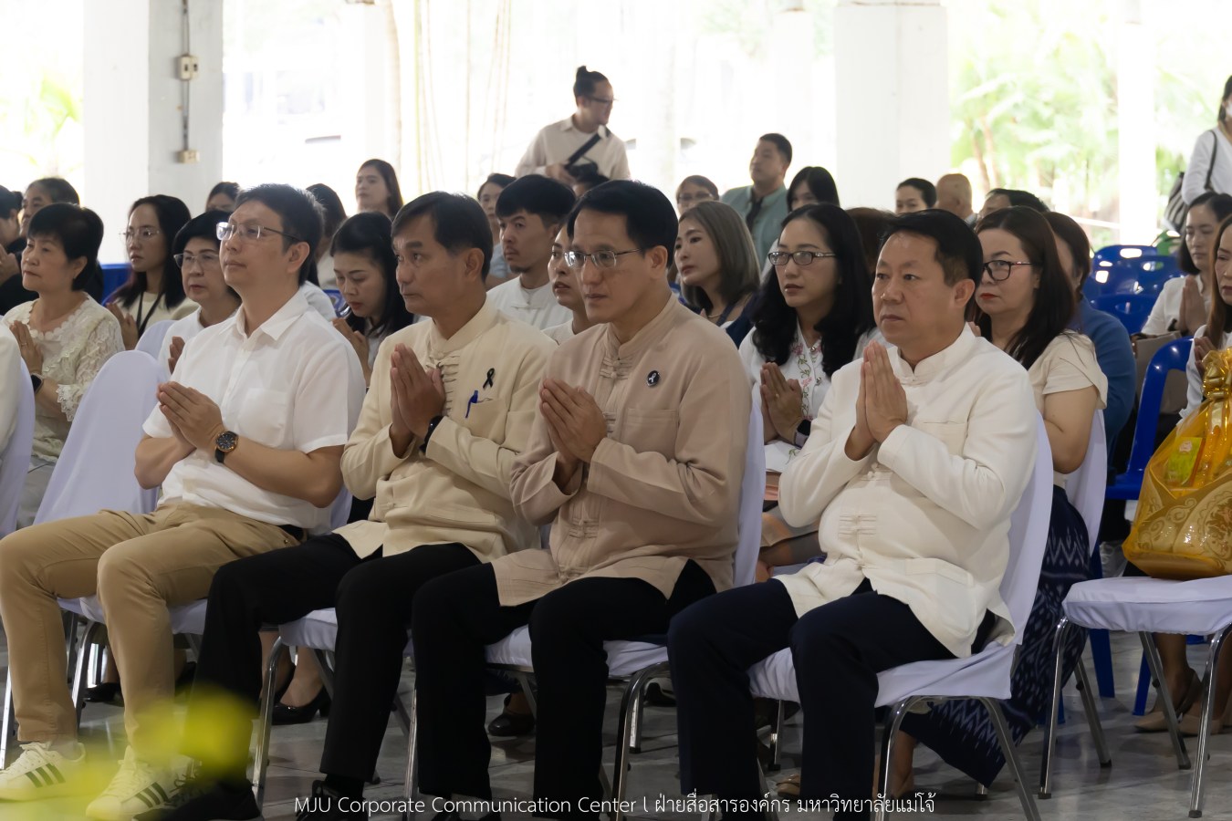 ม.แม่โจ้ ทำนุบำรุงพระพุทธศาสนา จัดถวายเทียนพรรษา 9 วัด
