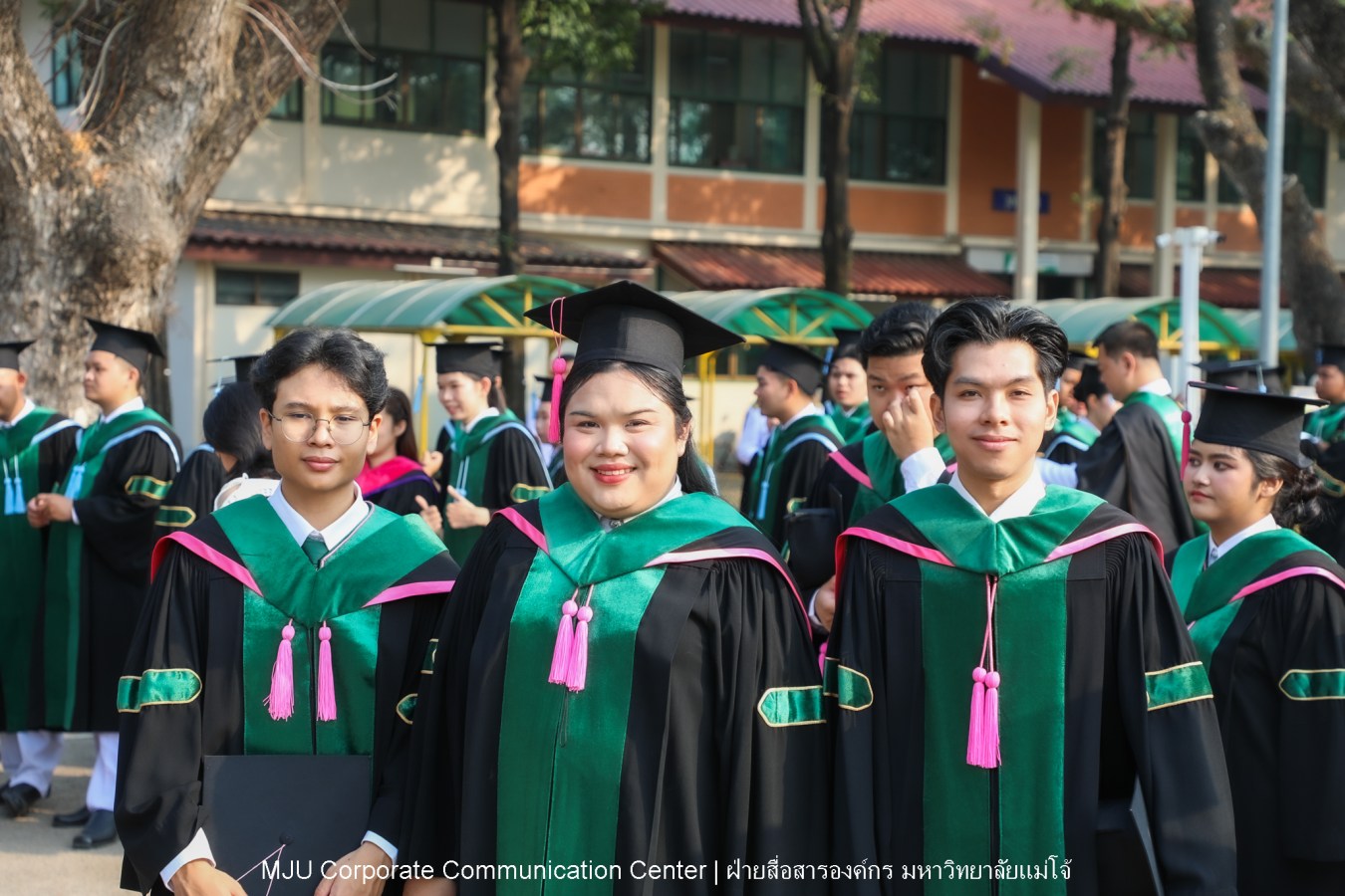 บรรยากาศ พิธีพระราชทานปริญญาบัตร มหาวิทยาลัยแม่โจ้ ประจำปีการศึกษา2567-2568 ครั้งที่ 48  ในวันที่ 19 กุมภาพันธ์ พ.ศ.2569 ณ ศูนย์กีฬาเฉลิมพระเกียรติ มหาวิทยาลัยแม่โจ้