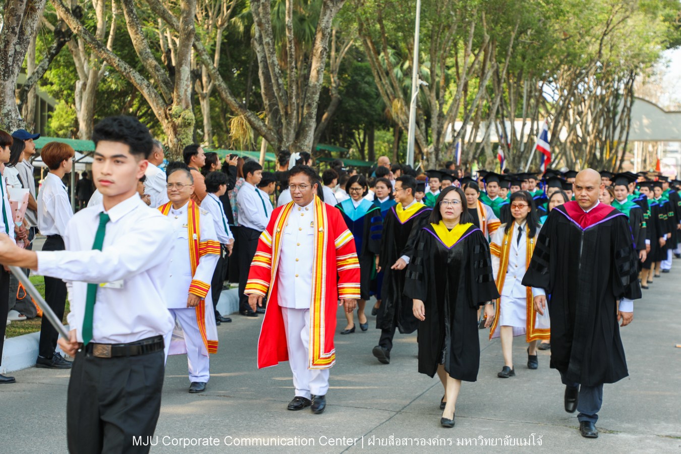 บรรยากาศ พิธีพระราชทานปริญญาบัตร มหาวิทยาลัยแม่โจ้ ประจำปีการศึกษา2567-2568 ครั้งที่ 48  ในวันที่ 19 กุมภาพันธ์ พ.ศ.2569 ณ ศูนย์กีฬาเฉลิมพระเกียรติ มหาวิทยาลัยแม่โจ้