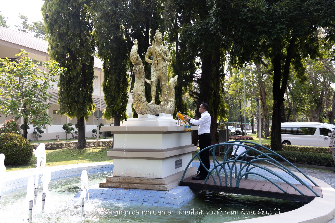 รองปลัดกระทรวงมหาดไทย สักการะสิ่งศักดิ์ ม.แม่โจ้