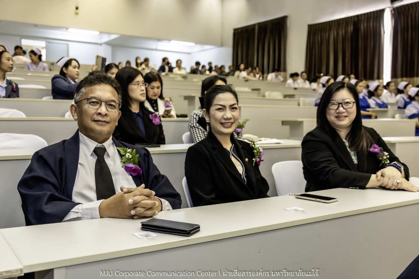 พยาบาลแม่โจ้ รุ่นที่ 3  รับหมวก เข็มเลื่อนชั้นปี และตะเกียงไนติงเกล เตรียมพร้อมออกฝึกปฏิบัติการจริงในสถานพยาบาล