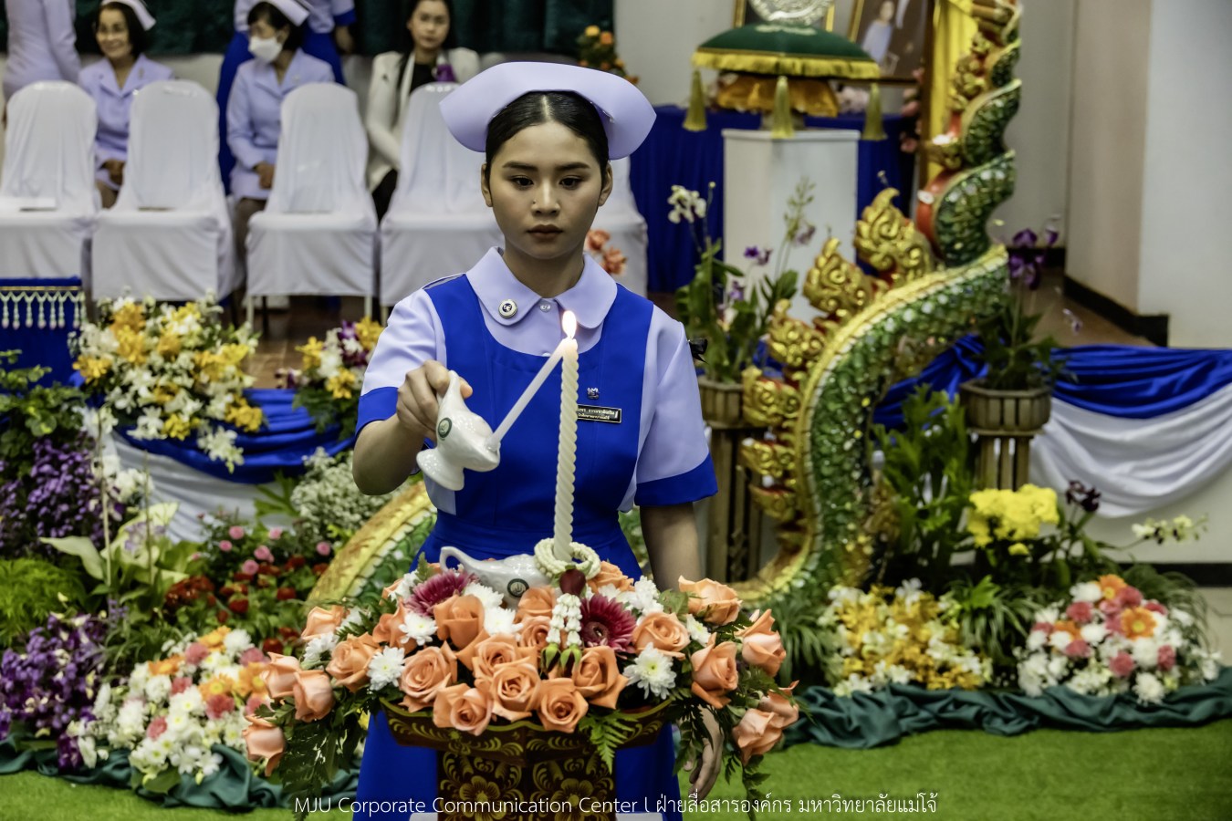 พยาบาลแม่โจ้ รุ่นที่ 3  รับหมวก เข็มเลื่อนชั้นปี และตะเกียงไนติงเกล เตรียมพร้อมออกฝึกปฏิบัติการจริงในสถานพยาบาล