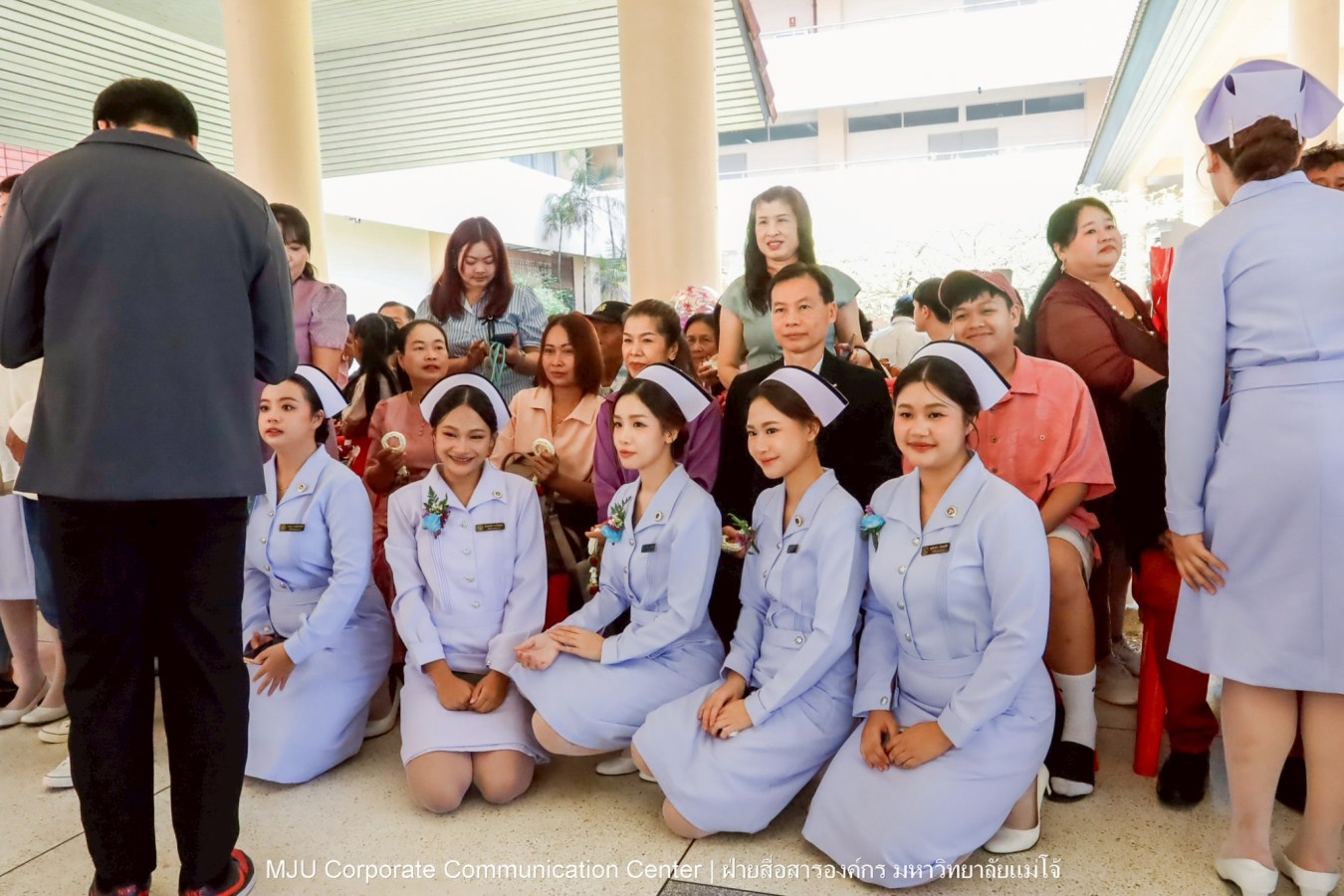 พยาบาลแม่โจ้ รุ่น 1 ประดับแถบหมวก-รับเข็มวิทยฐานะ พร้อมก้าวสู่พยาบาลวิชาชีพอย่างเป็นทางการ