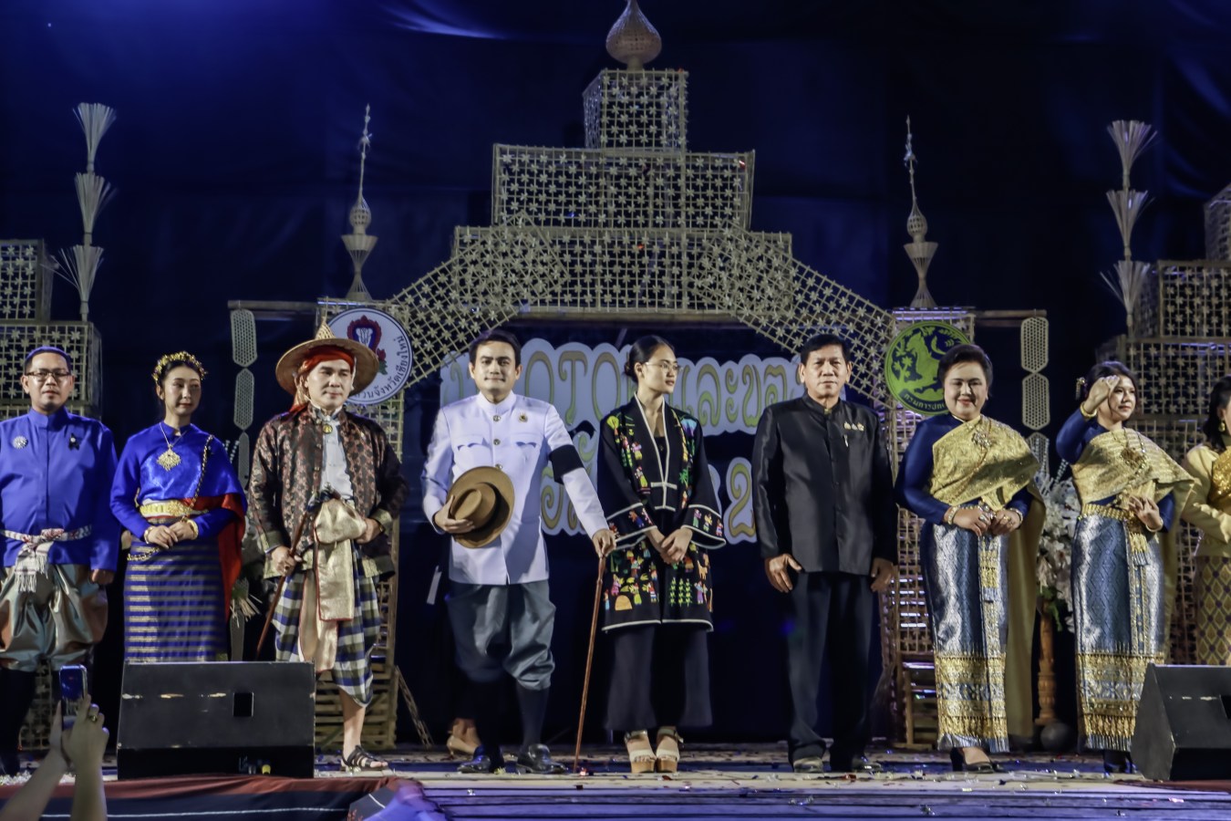 ม.แม่โจ้ ร่วมงาน OTOP และของดีอำเภอสันทราย  คว้ารองชนะเลิศเดินแบบผ้าไทยใส่ให้สนุก