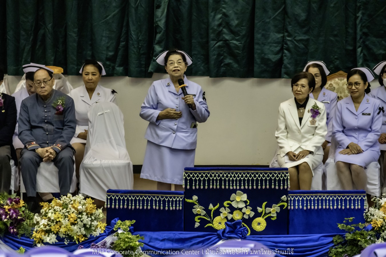 พยาบาลแม่โจ้ รุ่นที่ 3  รับหมวก เข็มเลื่อนชั้นปี และตะเกียงไนติงเกล เตรียมพร้อมออกฝึกปฏิบัติการจริงในสถานพยาบาล