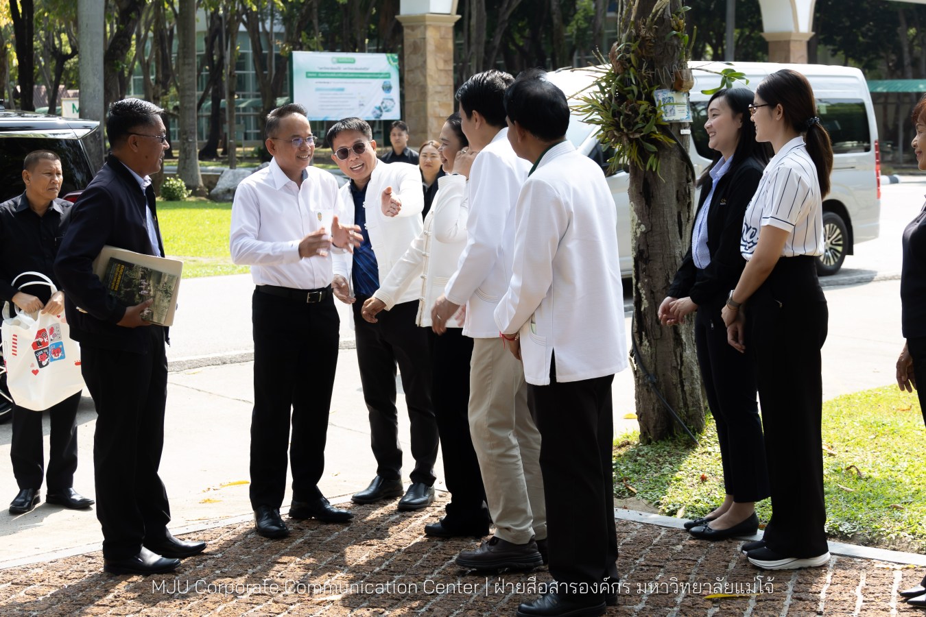 รองปลัดกระทรวงมหาดไทย สักการะสิ่งศักดิ์ ม.แม่โจ้