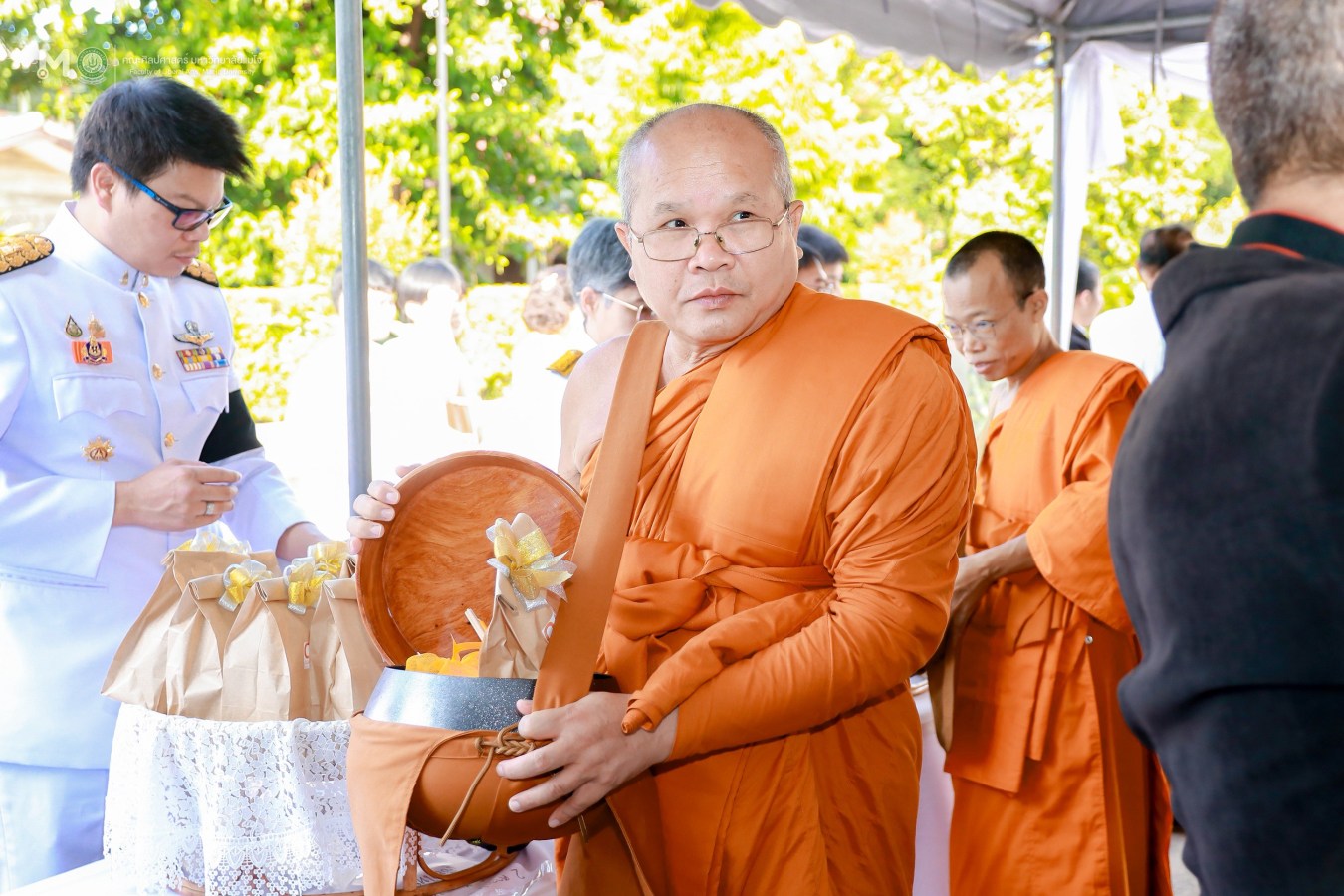 มหาวิทยาลัยแม่โจ้ ร่วมพิธีเจริญพุทธมนต์และทำบุญตักบาตรถวายพระกุศล เนื่องในโอกาสฉลองพระชนมายุ 99 พรรษา สมเด็จพระอริยวงศาคตญาณ สมเด็จพระสังฆราช สกลมหาสังฆปริณายก