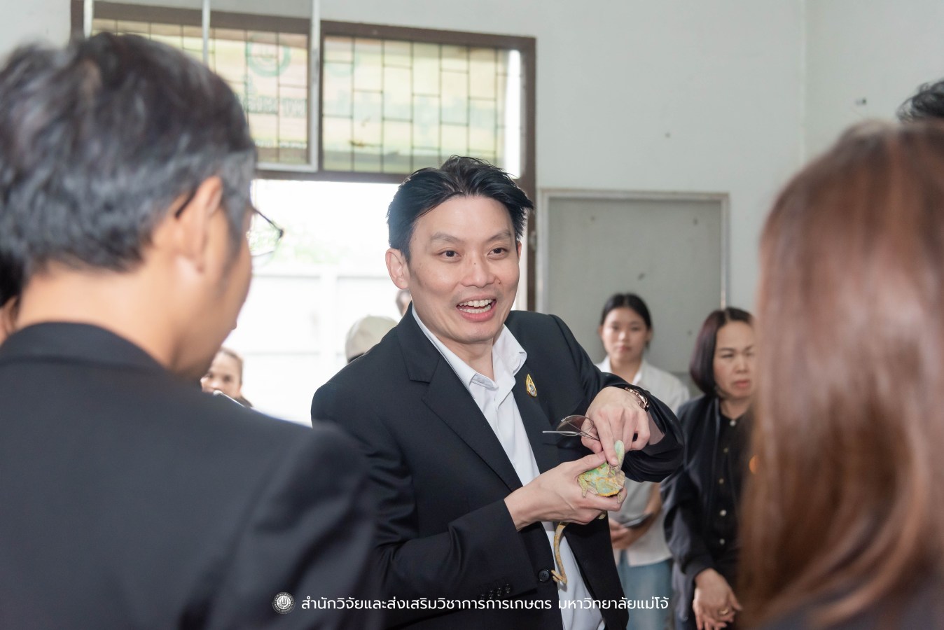 มหาวิทยาลัยแม่โจ้ ต้อนรับคณะผู้บริหารของสำนักงานเลขาธิการวุฒิสภา ในโครงการติดตามผลการนำผลงานวิจัยไปใช้ประโยชน์ในกระบวนการนิติบัญญัติ