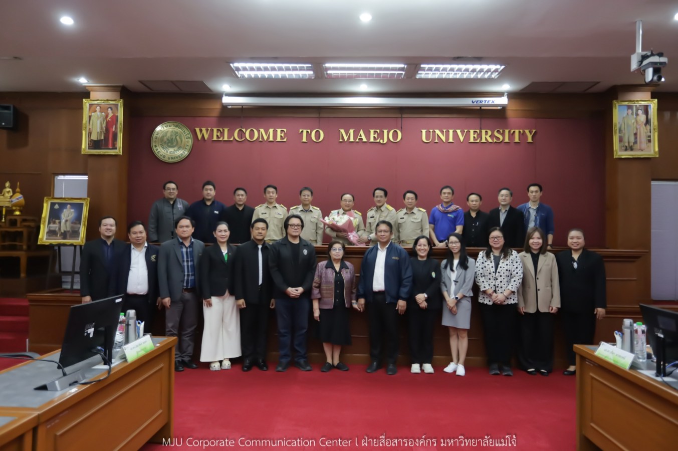 ร่วมแสดงความยินดี อธิการบดี ม.แม่โจ้ รับรางวัล Outstanding SEARCA Scholarship Alumni (OSSA) Awards 2026