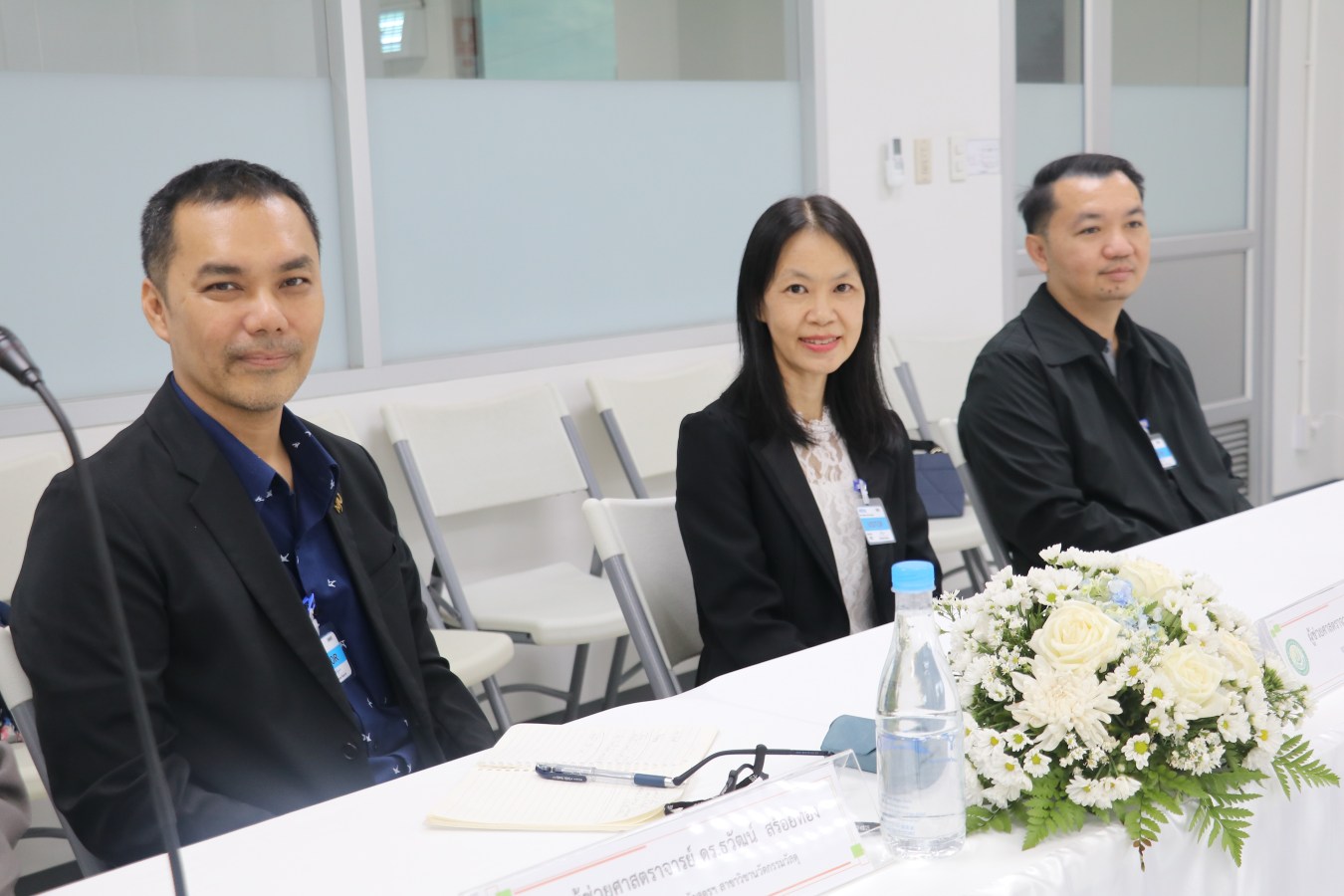 คณะวิทยาศาสตร์ มหาวิทยาลัยแม่โจ้ จับมือ บริษัท โฮยา ลำพูน จำกัด (HLAM)  ร่วมวิจัยรีไซเคิลเศษพลาสติก มุ่งเป้าความยั่งยืนตามแนวคิด ESG