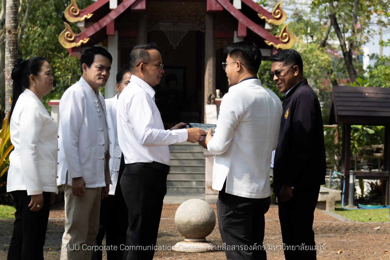 รองปลัดกระทรวงมหาดไทย สักการะสิ่งศักดิ์ ม.แม่โจ้