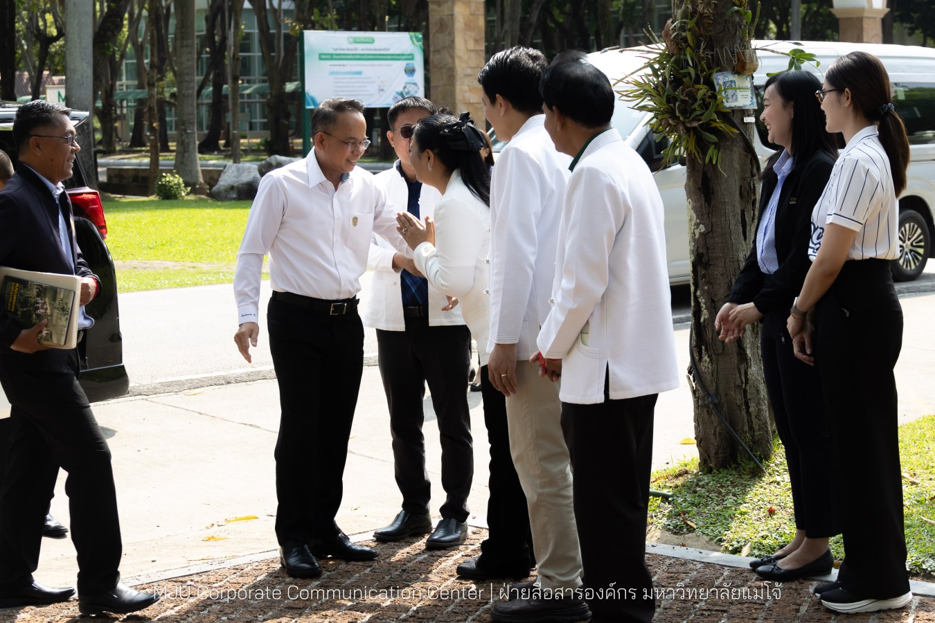 รองปลัดกระทรวงมหาดไทย สักการะสิ่งศักดิ์ ม.แม่โจ้