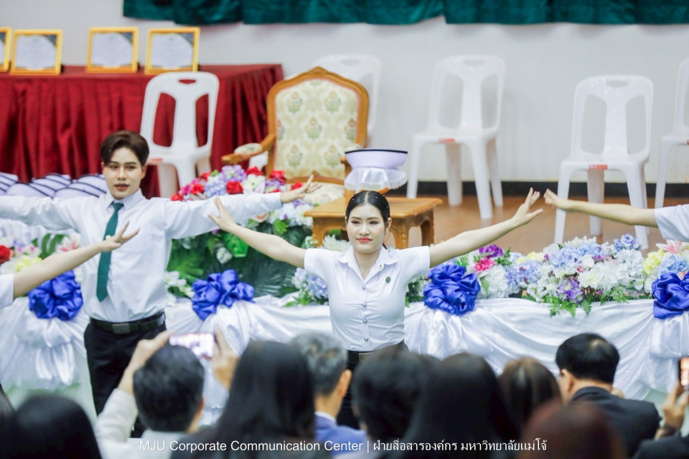 พยาบาลแม่โจ้ รุ่น 1 ประดับแถบหมวก-รับเข็มวิทยฐานะ พร้อมก้าวสู่พยาบาลวิชาชีพอย่างเป็นทางการ